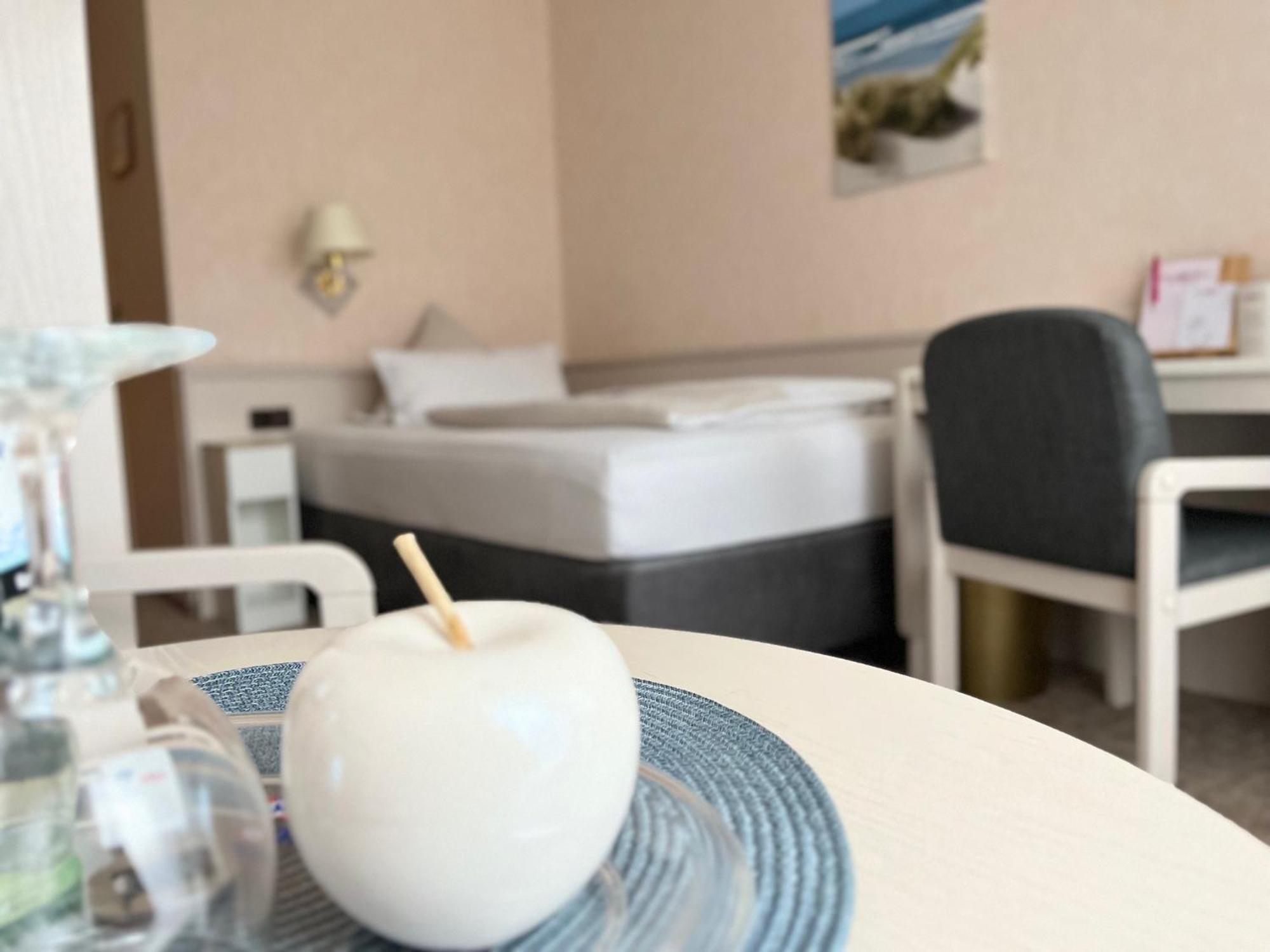 Hotel Zum Rosenteich Bad Zwischenahn Eksteriør billede